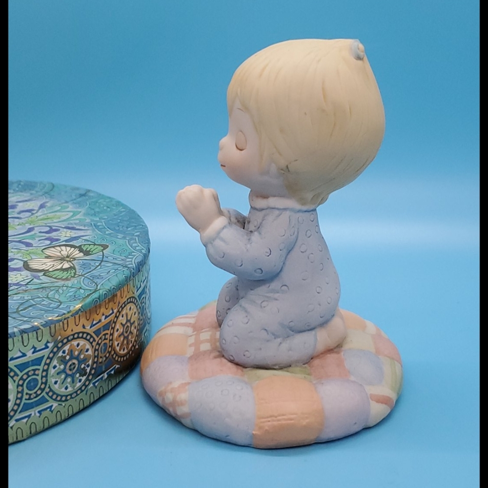 BETSEY CLARK HALLMARK figurine of child 'Just sending a little prayer your way' - Picture 7 of 8